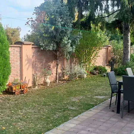 Dovolenkovy Dom Na Juhu Slovenska Casa vacanze *