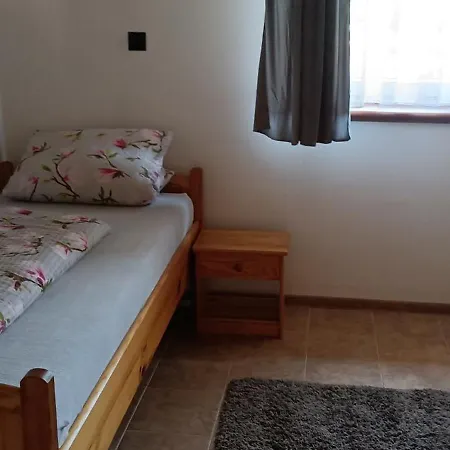 Dovolenkovy Dom Na Juhu Slovenska * Jahodná